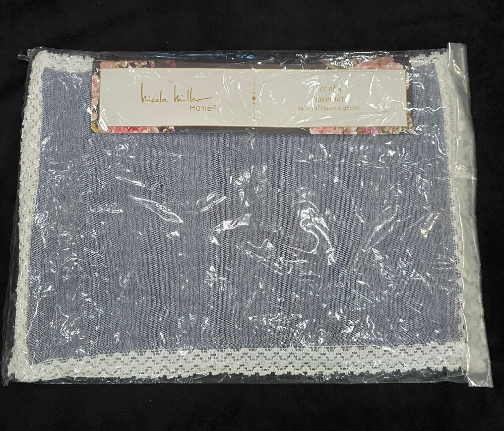 Nicole Miller Denim Blue Prema Chambray Lace Trim Set of 4 Placemats 14" x 19"
